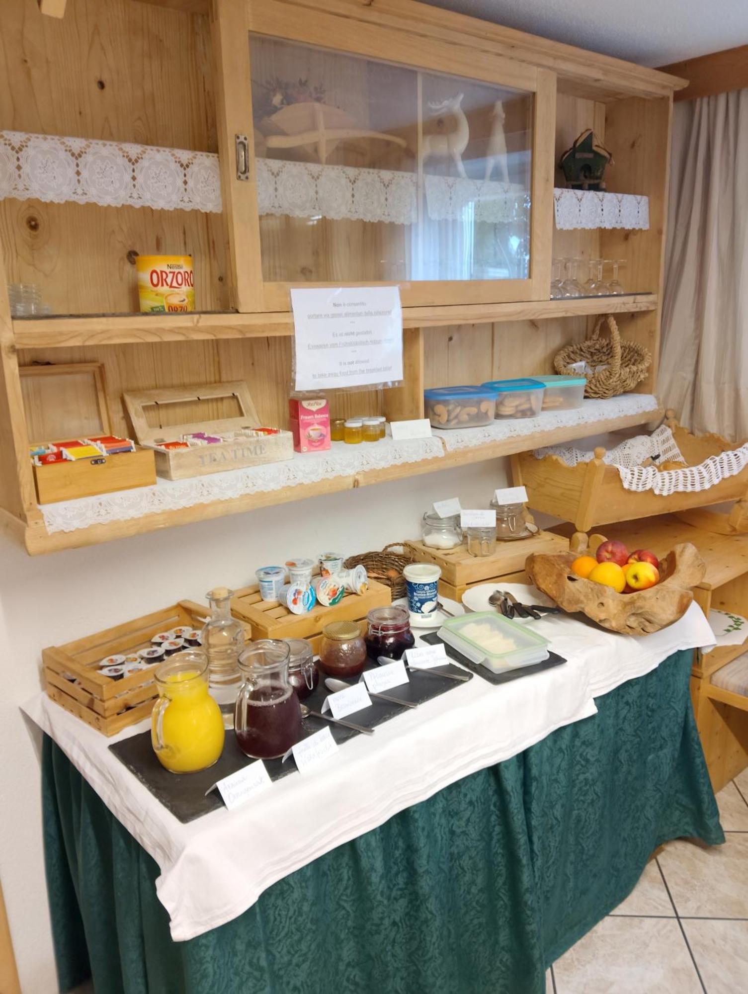 Garni Hattlerhof B&B Brunico Zewnętrze zdjęcie
