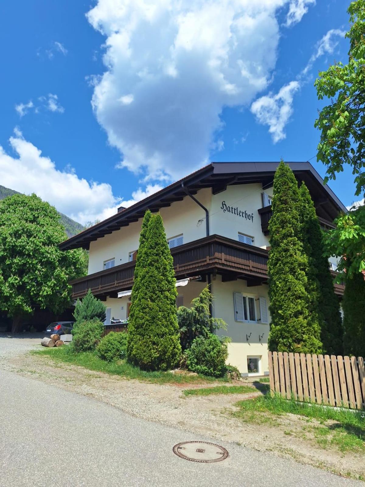 Garni Hattlerhof B&B Brunico Zewnętrze zdjęcie
